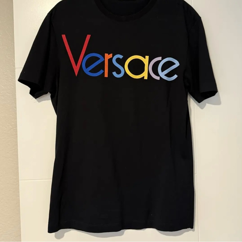 Versace Logo Embroidered Multi Color Black Tee Shirt
Men's EUR XXL